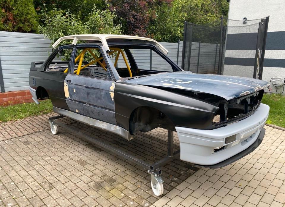 BMW E30 316 Stripped-Down Base Bodywork