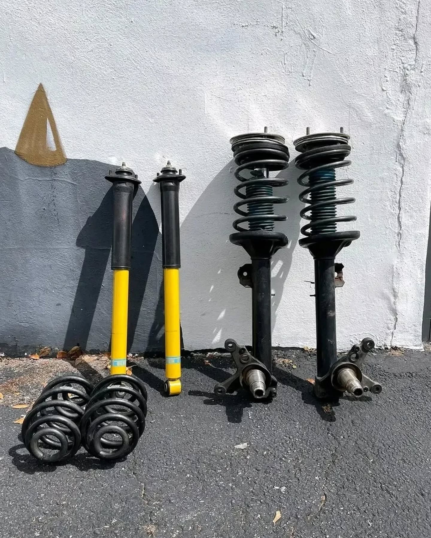 BMW E30 M3 Struts with Bilstein B6