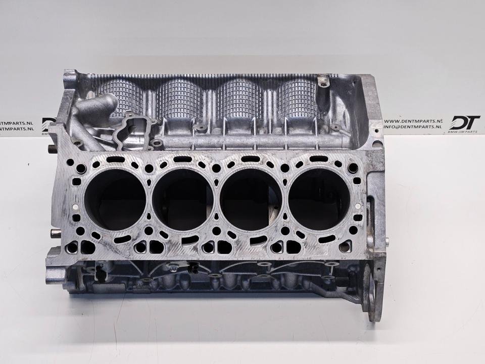BMW X5M E70 S63 V8 S63B44 11112296653 Motorgehause
