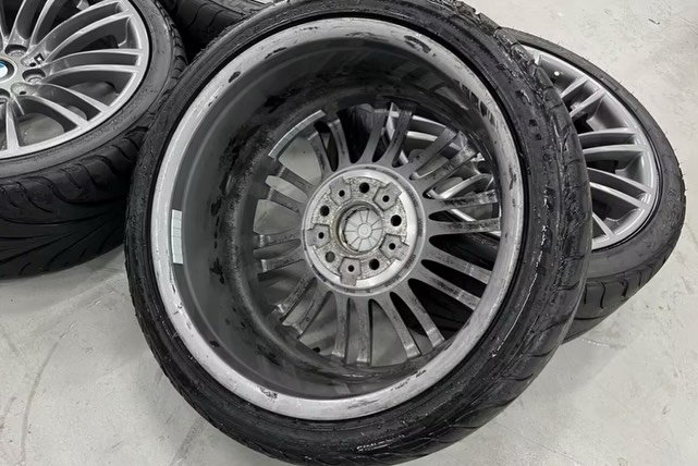 BMW M3 Clubsport Wheel Set – OEM Staggered 8.5x18/9.5x18 – Compatible with E90/E92 M3 – 2008–2013 - Image 12