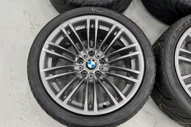 BMW M3 Clubsport Wheel Set – OEM Staggered 8.5x18/9.5x18 – Compatible with E90/E92 M3 – 2008–2013 - Image 5