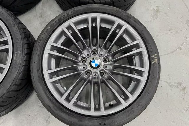 BMW M3 Clubsport Wheel Set – OEM Staggered 8.5x18/9.5x18 – Compatible with E90/E92 M3 – 2008–2013 - Image 6
