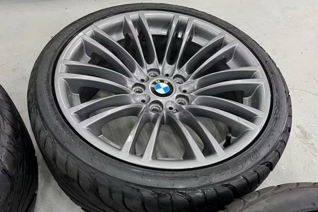 BMW M3 Clubsport Wheel Set – OEM Staggered 8.5x18/9.5x18 – Compatible with E90/E92 M3 – 2008–2013 - Image 8